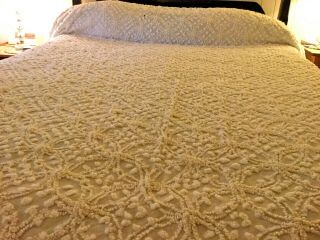 Vintage Chenille Bedspread 90 X 108 Inches
