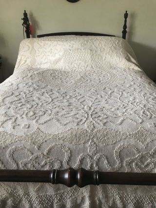 Vintage Chenille Hob Nail Full Bedspread Off White