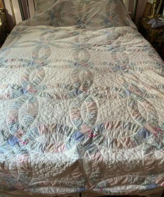 Vintage Hand Stitched White Floral Wedding Ring Quilt - 84” X98” - Shabby Chic
