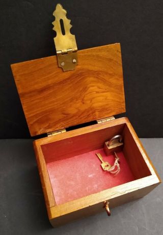 Locked Box Mystery - Supreme Magic - Ring Or Coin Into Locked Box