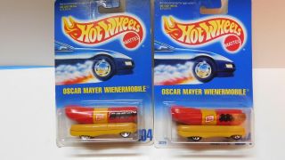 Hot Wheels - 1/64 - 2 Cars - Oscar Mayer Wienermobile 204