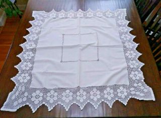32 " X33.  5 " Vtg White Tablecloth W/5 " White Filet - Crochet Flowers & Lefkara Work