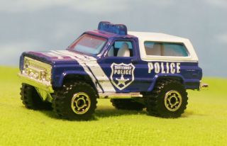 Matchbox 1983 - 4x4 Chevy Blazer - Police Unit 14 - Blue & White - Diecast