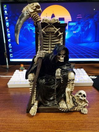 Reaper Statue Halloween Decor