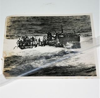 1944 Ww2 Us Coast Guard Photo / Depth Charged German U - Boat / Submarine & Crew