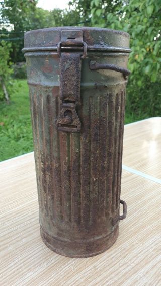 WW2 WWII GERMAN WEHRMACHT GAS MASK CONTAINER BOX. 2