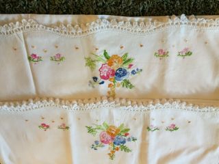 Set Of 2 Vintage Embroidered Cotton Floral Pillow Cases Standard Size