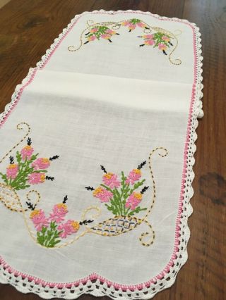 Vintage Table Runner Scarf Hand Embroidered Linen With Crochet Trim 15 1/2 " X 42