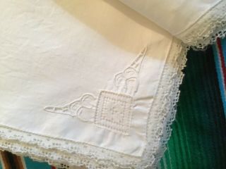 10 Vintage White Linen Napkins With Cutwork And Lace Edging - Lovely