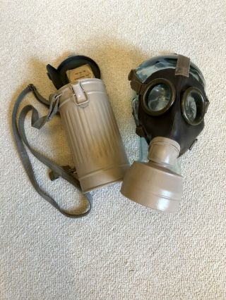 Wwii Italian M33 Gas Mask,  Authentic,  Size Iii