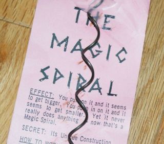 Ickle Pickle Magic Spiral Illusion - - Weird,  Wacky Conversation Starter Tmgs