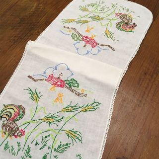 Vintage Table Runner Scarf Hand Embroidered Barnyard Farm Roosters 13 " X 34 "