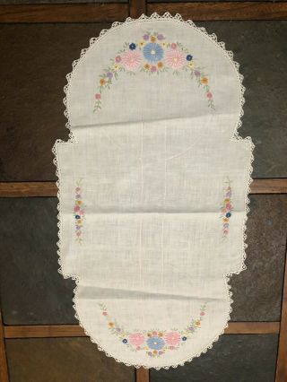 Vintage Hand - Embroidered/crocheted Ivory Dresser Scarf Starched 13 X 25