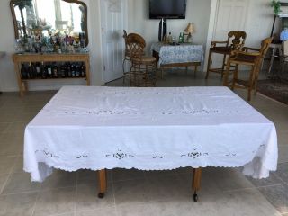 Vintage Style White Cotton Oval Tablecloth W Embroidery Large 115 " X 66 