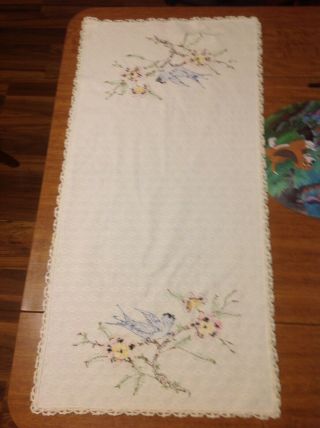 Vtg Bluebird Blue Bird Daisy Embroidery Linen Table Runner Dresser Scarf 40.  5 "