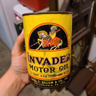 Vintage Invader Motor Oil Can Quart Qt Metal Tin Empty