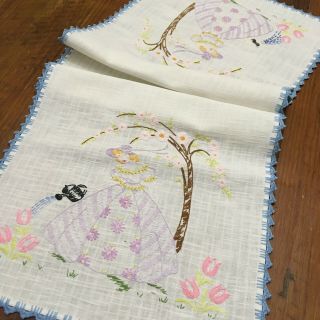 Vintage Table Runner Scarf Hand Embroidered Southern Belle 14 1/2 " X 38 "