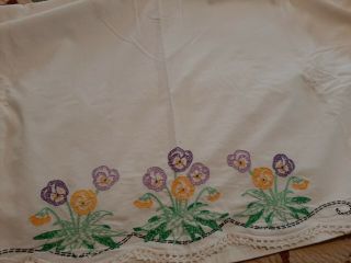 Vintage Sheet/bedspread Coverlet Full Hand Embroidered/crochet Lace Edge