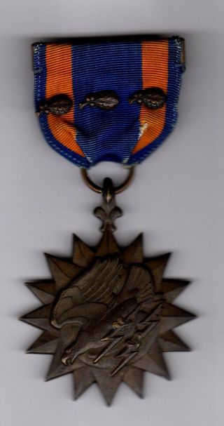 United States Wwii Air Medal With Three Oak Leaf Clusters