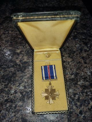 Wwii Distinguished Flying Cross Medal Award In Case Box Dfc Ww2