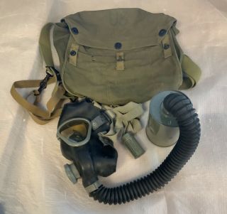 Wwii Us Army Light Weight M6 Gas Mask W/ Bag & Anti Dim Canister