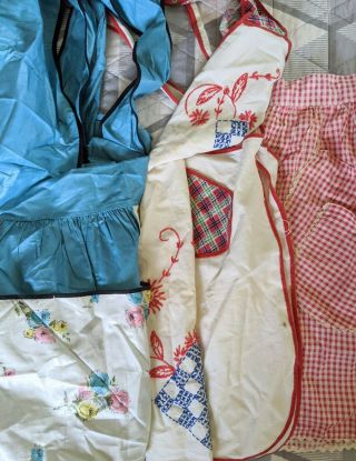 Group 3 Vintage 1940s 50s 60s Aprons Embroidered Floral Print Gingham Blue Pink