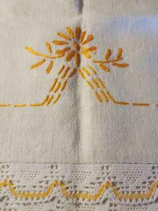Vintage Embroidered Linen Tablecloth With Crocheted Edge 30 " Square