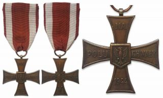 3052 Poland Polish Wwii The Cross Of Valor Caritas - Type Cat.  L6 Years 1946 - 1949