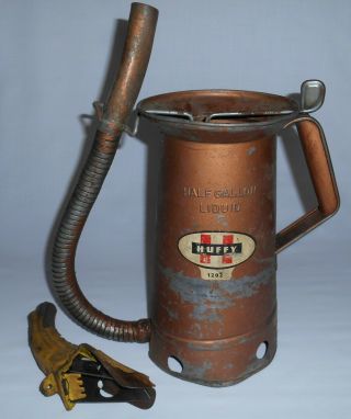 Vintage Huffy Gas Station Half Gallon Liquid Oil Can 1202 W Extra Stick In Spout