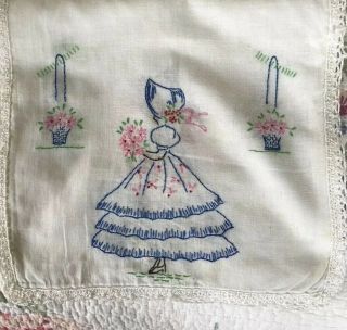Euc Vintage Embroidered Dresser Scarf Southern Belles 36 X 11 S/h Offer