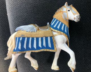Schleich,  World Of Knights,  " Blue And Gold ",  Horse.  2013