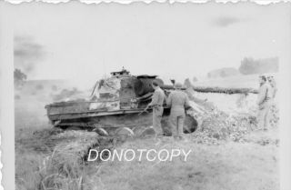 Wwii Photo - Destroyed German Panther Tank