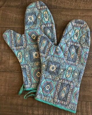 2 Vintage Antique Quilted Oven Mitts Pot Holders Retro 60 