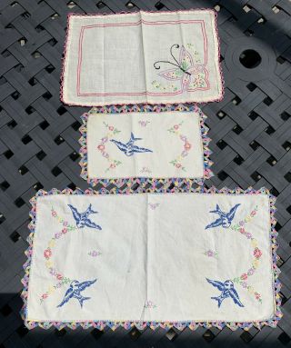 Set Vintage Handmade Table Dresser Scarf Embroidered Blue Birds Crochet Trim