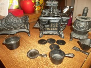 Vintage Set Of 2 - Cast Iron Mini Toy Stove Oven,  Queen & Settee