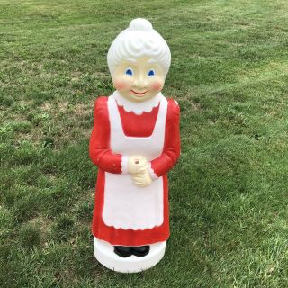 Vintage 40 " Blow Mold Union Don Featherstone Mrs.  Claus Christmas Outdoor Read