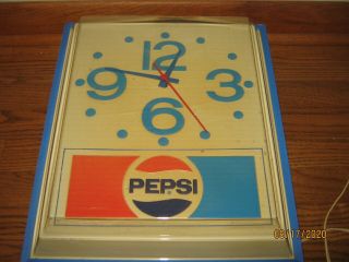 1979 Vintage Pepsi Cola Clock Soda Pop Advertising Wall Light Up Sign Repair