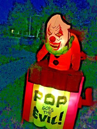 Halloween Prop Gemmy Scary Clown Jack In The Box Inflatable.  Read