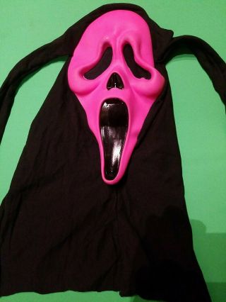 Vintage Fun World Div Fantastic Faces Gen 2 Scream Stalker Ghost Face Mask Pink
