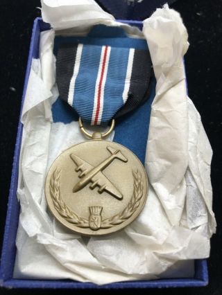 Wwii Campaign & Service For Humane Action Medal Berlin Airlift,