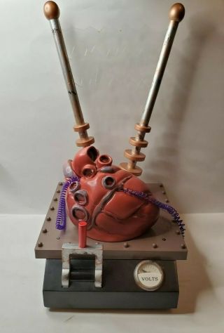 Gemmy Halloween Dr Shivers Electric Heart Animated Lab Asis Decoration