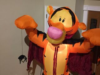 Gemmy (Disney) Tigger Inflatable / Air - Blown Halloween Yard Decoration over 7 ' 3