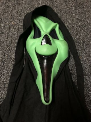 Fun World Div Fantastic Faces Grin Mask Green Glow Scream Ghostface