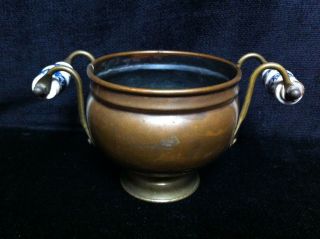 Vintage Antique COPPER POT with Brass Foot Ceramic Blue and White Handles Delft 3