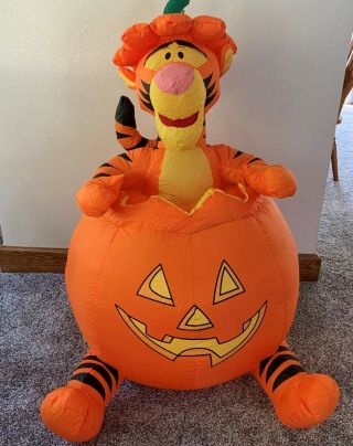 Gemmy Disney Tigger Pumpkin Halloween Costume Inflatable Indoor Decoration