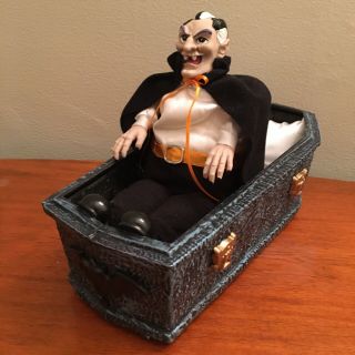 Grandpa Munster Vampire Pop Up Coffin Casket Singing Song Halloween Decoration