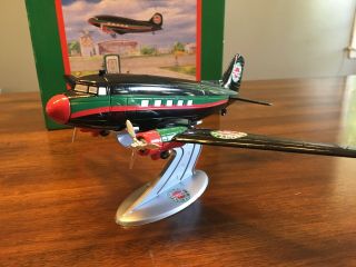 Sinclair Aircraft Die Cast Dc - 3 Plane Bank With Display Stand