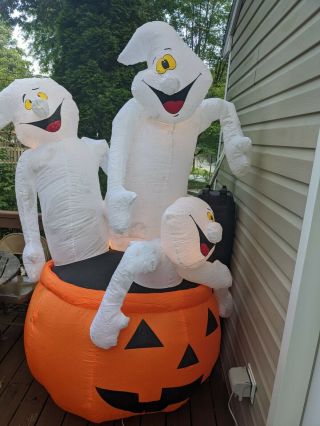 Gemmy Airblown Inflatable Light Up 3 Ghosts Pumpkin Jack O 