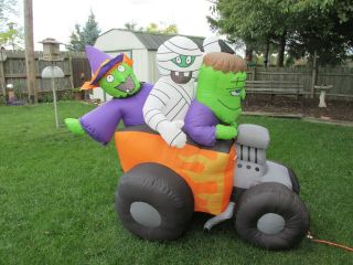 2005 Gemmy Airblown Inflatable Halloween 6 Ft.  Hot Rod Car & Monsters