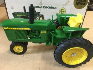 Beckman endowment 3010 John Deere farm toy tractor Ertl dyersville jd 1/16 2